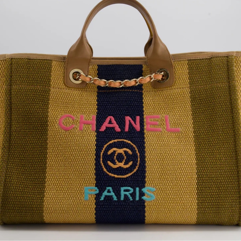 CHANEL Raffia Large Deauville Tote